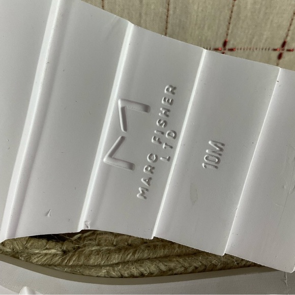 Marc Fisher LTD “Pella” Beige Suede Espadrille Platform Sandals Sz 10 Soft Comfy - Picture 5 of 9